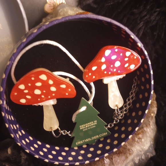 NIB 2020 The Spore The Merrier Erstwilder Double Brooch Cardigan - Picture 7 of 10